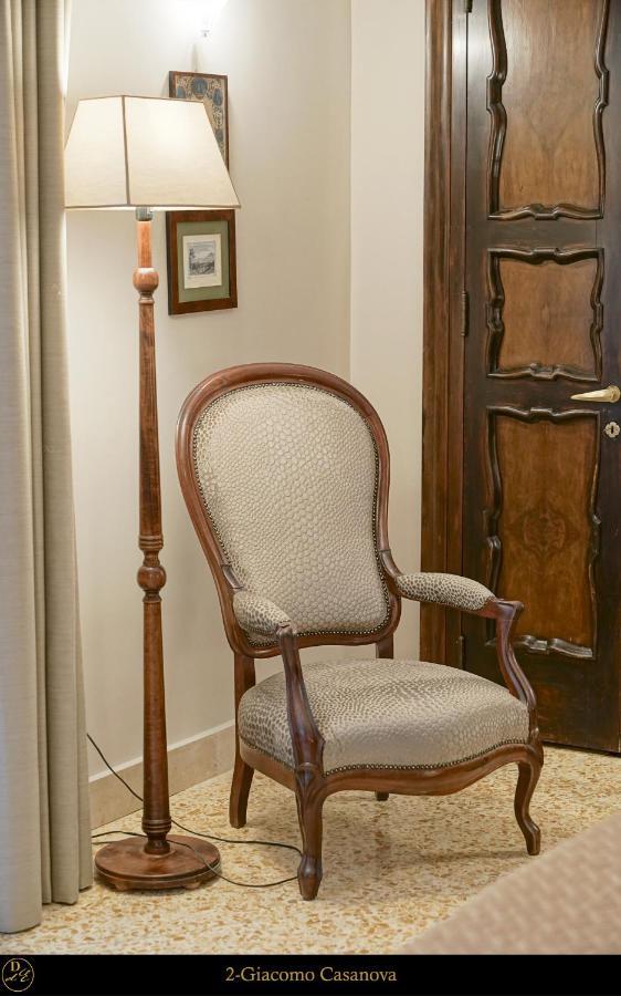 Dimora Donna Elena Bed & Breakfast Naples Exterior photo