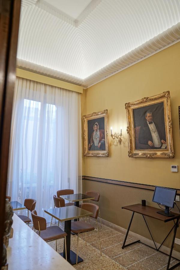 Dimora Donna Elena Bed & Breakfast Naples Exterior photo