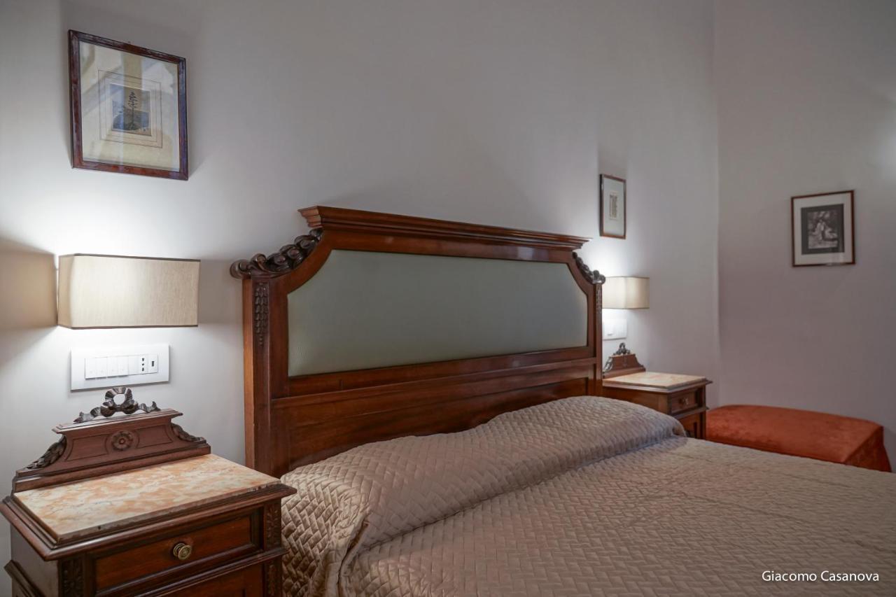 Dimora Donna Elena Bed & Breakfast Naples Exterior photo
